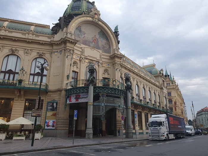 Историческое здание Муниципального дома в центре Праги